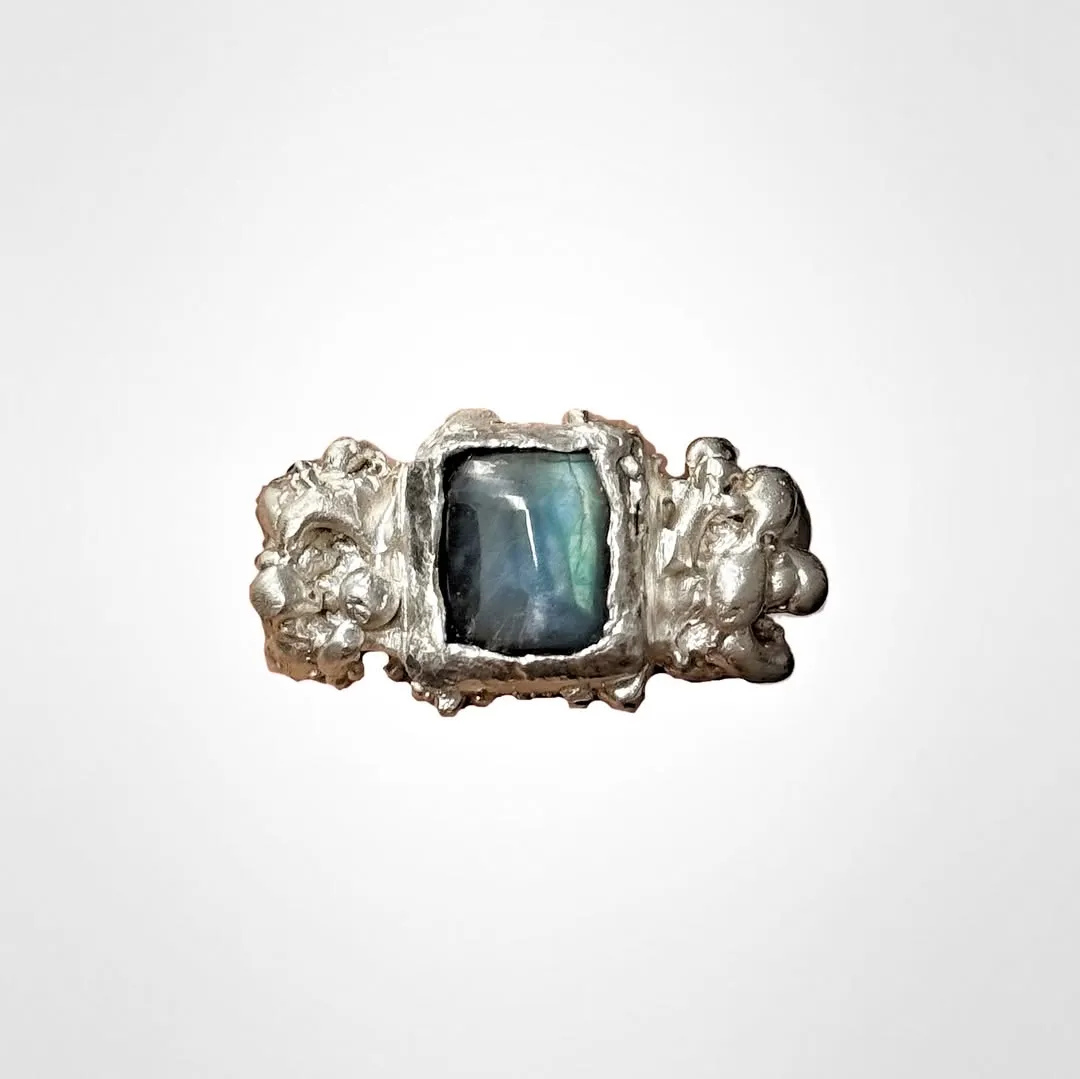 Silver ring with Icelandic spectrolite